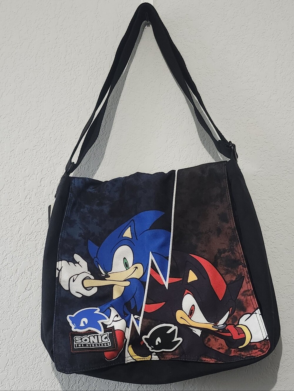 Bioworld Sonic the Hedgehog & Shadow Graphic Messenger Bag Black/Blue/Red